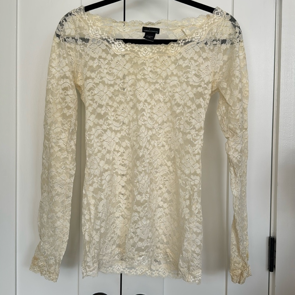 VS lace top